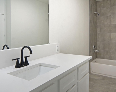 619 9th Street - Photo Thumbnail 10
