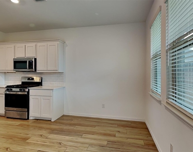3409 Marino Drive - Photo Thumbnail 5