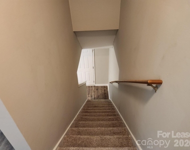 163 Pounds Avenue - Photo Thumbnail 4
