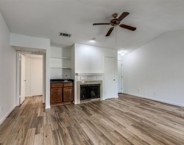 14277 Preston Road - Photo Thumbnail 3