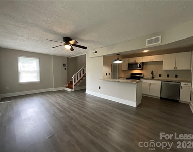 3905 Freedom Drive - Photo Thumbnail 1