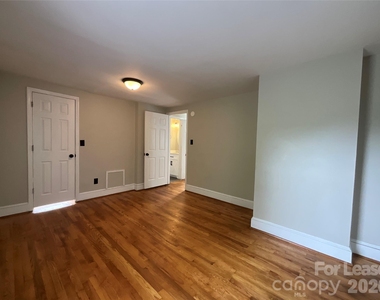 3905 Freedom Drive - Photo Thumbnail 13