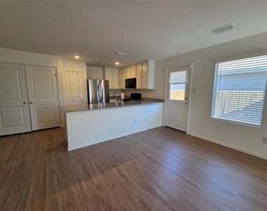 1001 Mountain Laurel Road - Photo Thumbnail 4