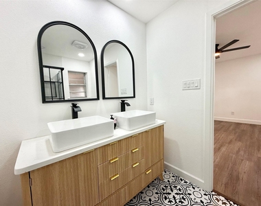 7563 Terry Drive - Photo Thumbnail 11