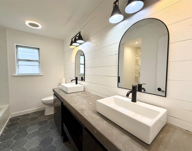 7563 Terry Drive - Photo Thumbnail 14