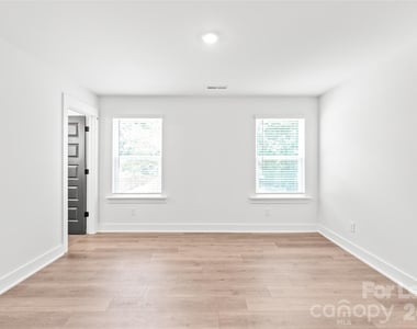 2023 Wilson Avenue - Photo Thumbnail 16