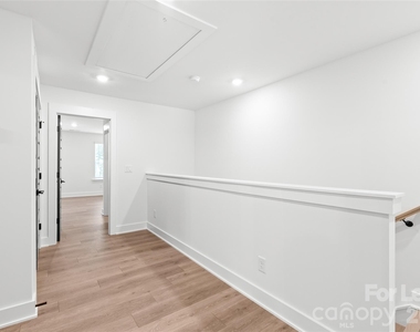 2023 Wilson Avenue - Photo Thumbnail 14