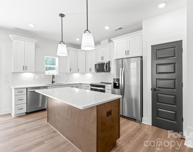 2023 Wilson Avenue - Photo Thumbnail 7