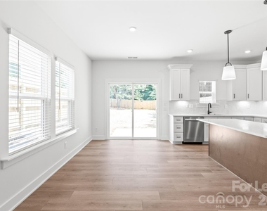 2023 Wilson Avenue - Photo Thumbnail 11