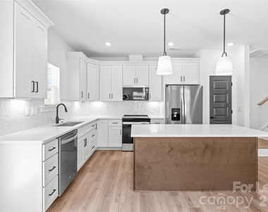 2023 Wilson Avenue - Photo Thumbnail 8