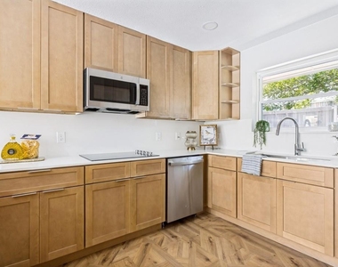 3001 Malibu Place - Photo Thumbnail 13