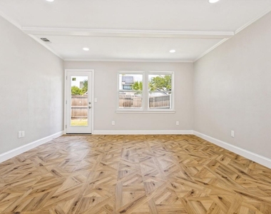 3001 Malibu Place - Photo Thumbnail 25
