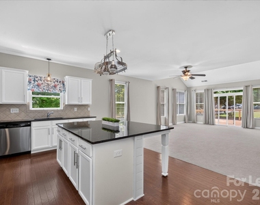 1030 Kaiser Way - Photo Thumbnail 13