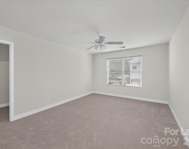 1030 Kaiser Way - Photo Thumbnail 34
