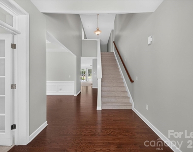 1030 Kaiser Way - Photo Thumbnail 5