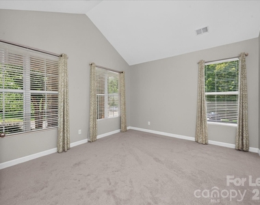 1030 Kaiser Way - Photo Thumbnail 7