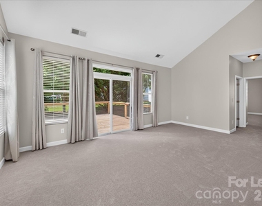 1030 Kaiser Way - Photo Thumbnail 20