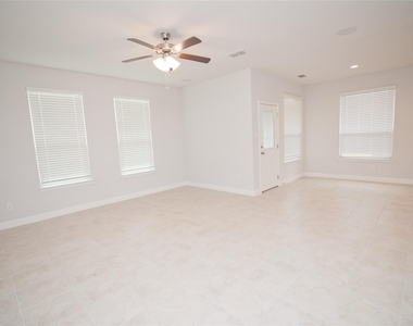 1021 Gillespie Drive - Photo Thumbnail 14