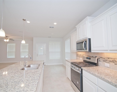 1021 Gillespie Drive - Photo Thumbnail 9