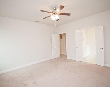 1021 Gillespie Drive - Photo Thumbnail 16