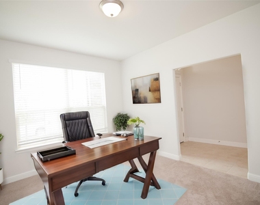1021 Gillespie Drive - Photo Thumbnail 2