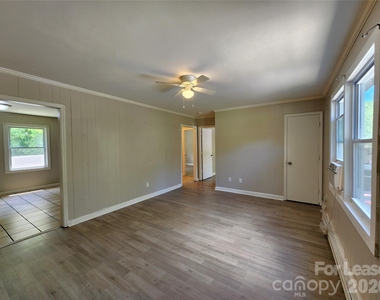 667 Faith Drive Sw - Photo Thumbnail 3