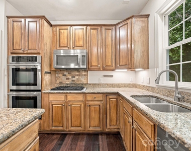 10825 Kenderly Court - Photo Thumbnail 10