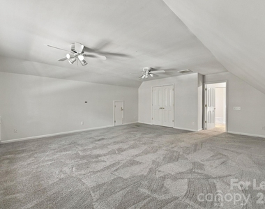 10825 Kenderly Court - Photo Thumbnail 24