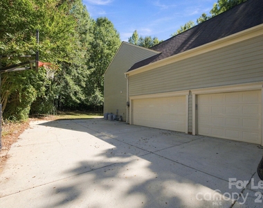 10825 Kenderly Court - Photo Thumbnail 31