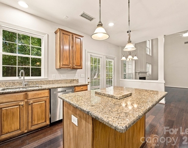 10825 Kenderly Court - Photo Thumbnail 12