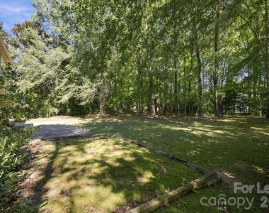 10825 Kenderly Court - Photo Thumbnail 40