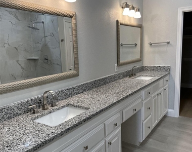 3160 Delaford Drive - Photo Thumbnail 7