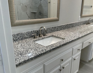 3160 Delaford Drive - Photo Thumbnail 6
