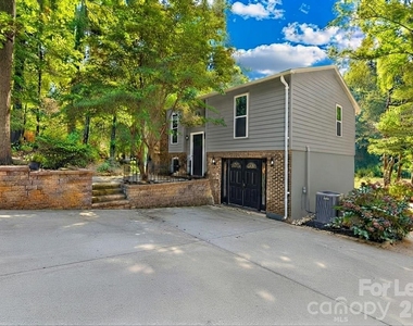 3211 Winding Trail - Photo Thumbnail 16