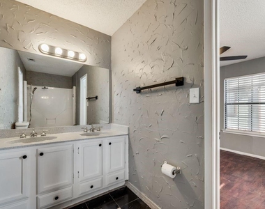 5504 Columbia Avenue - Photo Thumbnail 6