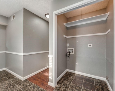 5504 Columbia Avenue - Photo Thumbnail 3