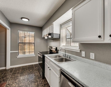 5504 Columbia Avenue - Photo Thumbnail 2