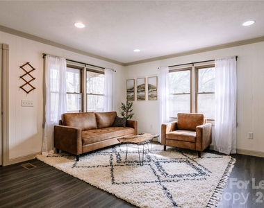 919 N Country Club Drive - Photo Thumbnail 6