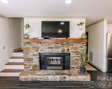 919 N Country Club Drive - Photo Thumbnail 4