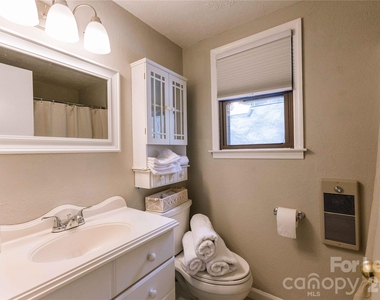 919 N Country Club Drive - Photo Thumbnail 15
