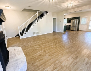 1151 Azalea Lane - Photo Thumbnail 6