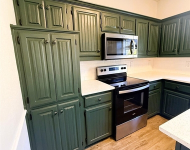 1151 Azalea Lane - Photo Thumbnail 9