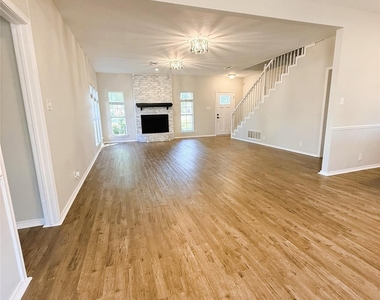 1151 Azalea Lane - Photo Thumbnail 7