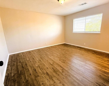 1151 Azalea Lane - Photo Thumbnail 30