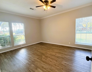 1151 Azalea Lane - Photo Thumbnail 13