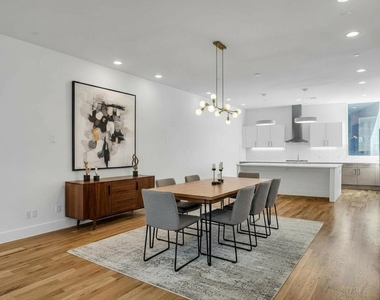426 W 9th Street - Photo Thumbnail 5