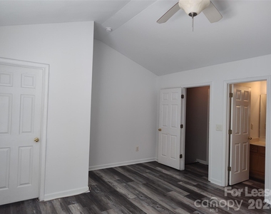 8745 Wandering Creek Way - Photo Thumbnail 11