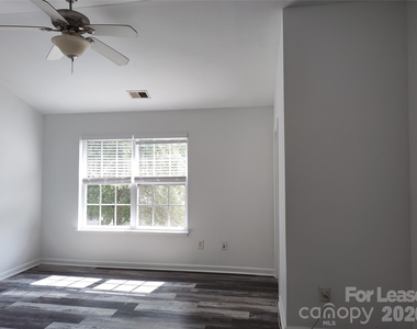 8745 Wandering Creek Way - Photo Thumbnail 13