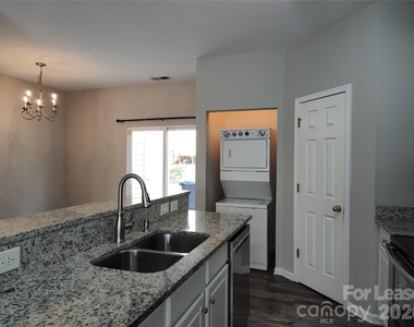 8745 Wandering Creek Way - Photo Thumbnail 7