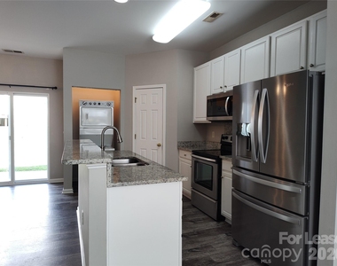 8745 Wandering Creek Way - Photo Thumbnail 4